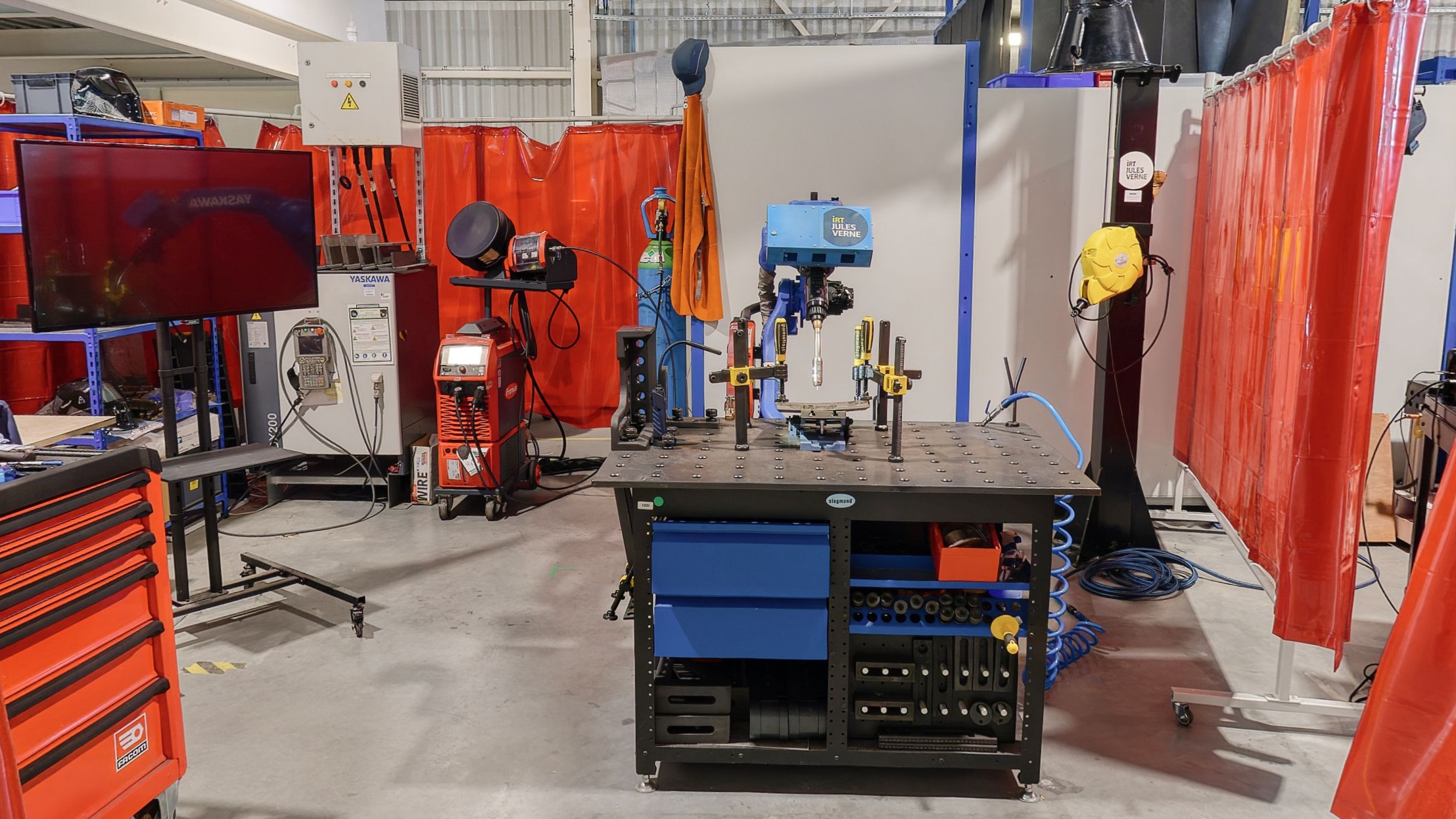 They house 28 industrial robots and cobots