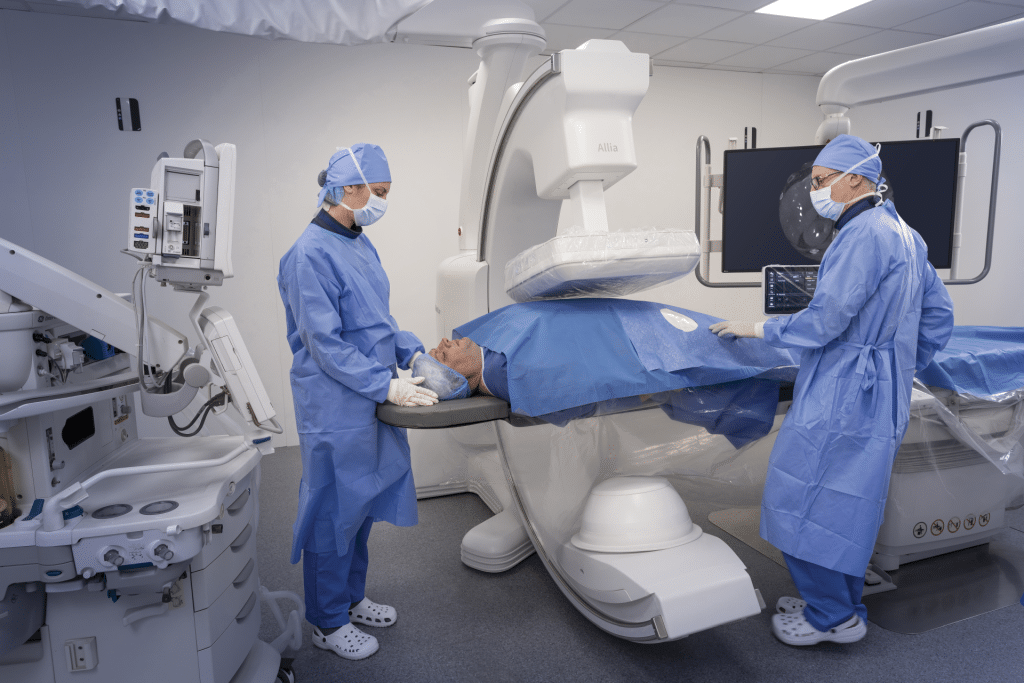 Industrializing a compact and mobile C-arm for interventional imaging