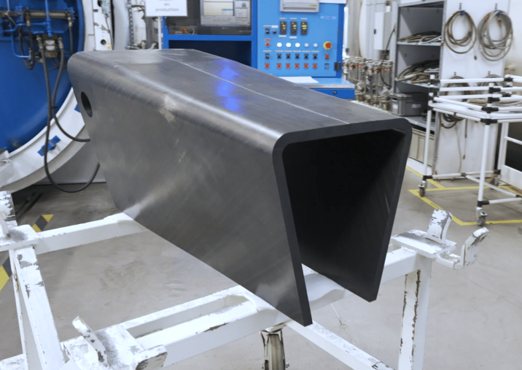 Developing the manufacture of high-thickness thermoplastic composite parts for aeronautics