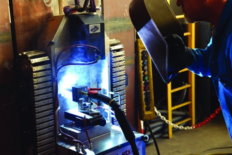 Mobile welding robot for the construction industry